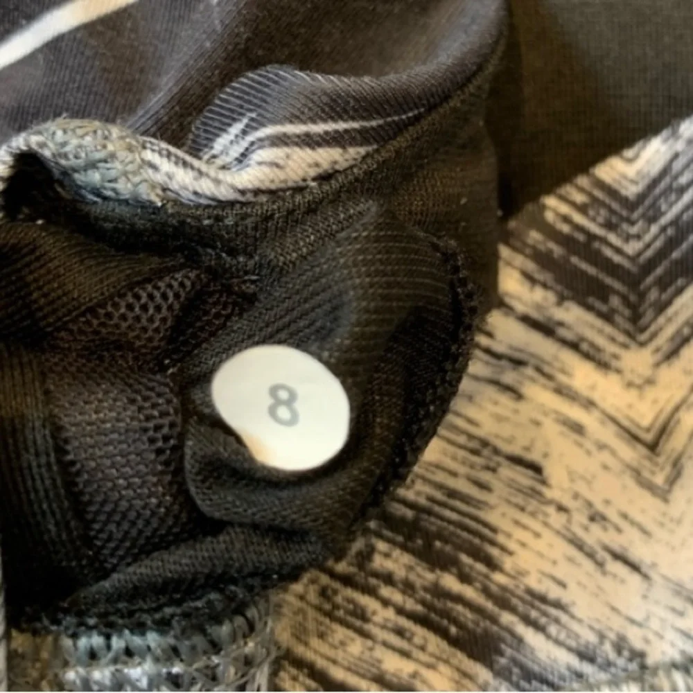 Lululemon Energy Bra Heat Wave White Black sports bra size 8